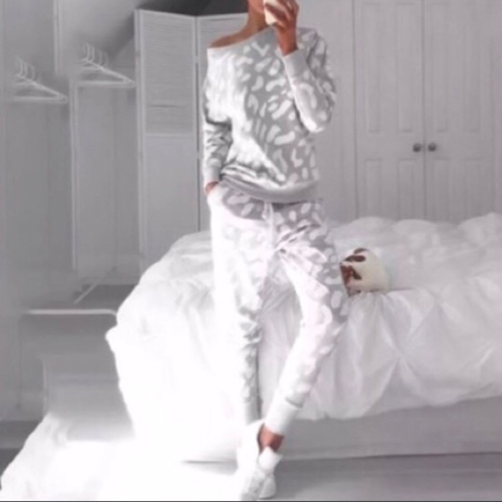 Comfortable and stylish jogging suit!